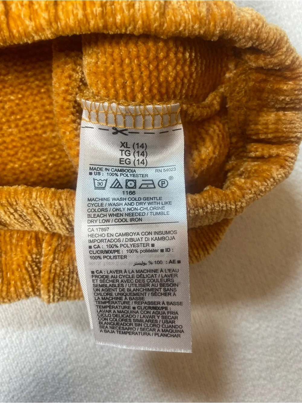 Old Navy Girl’s Mustard Chenille Crewneck Sweater size XL (14)